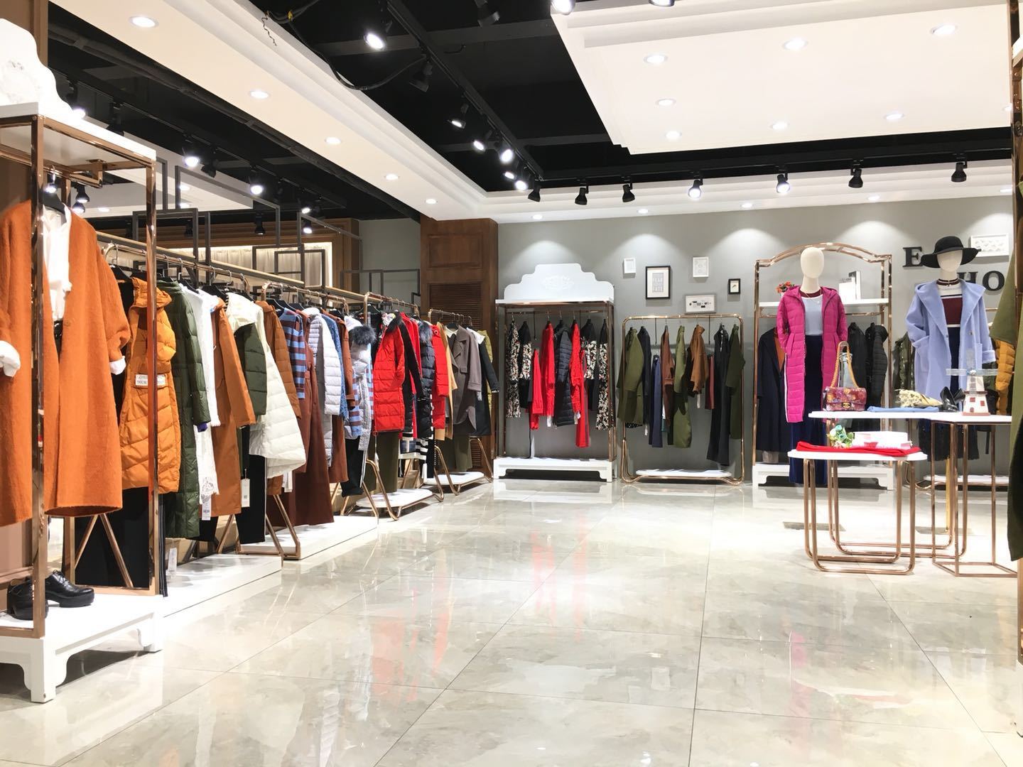 品牌折扣女裝擴(kuò)張陷阱 為何多開一家店，業(yè)績反降？